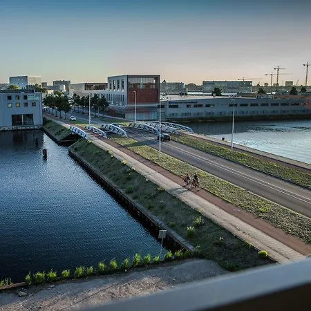 Aparthotel Waterfront Design *