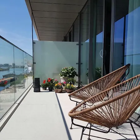 Waterfront Design Aparthotel *